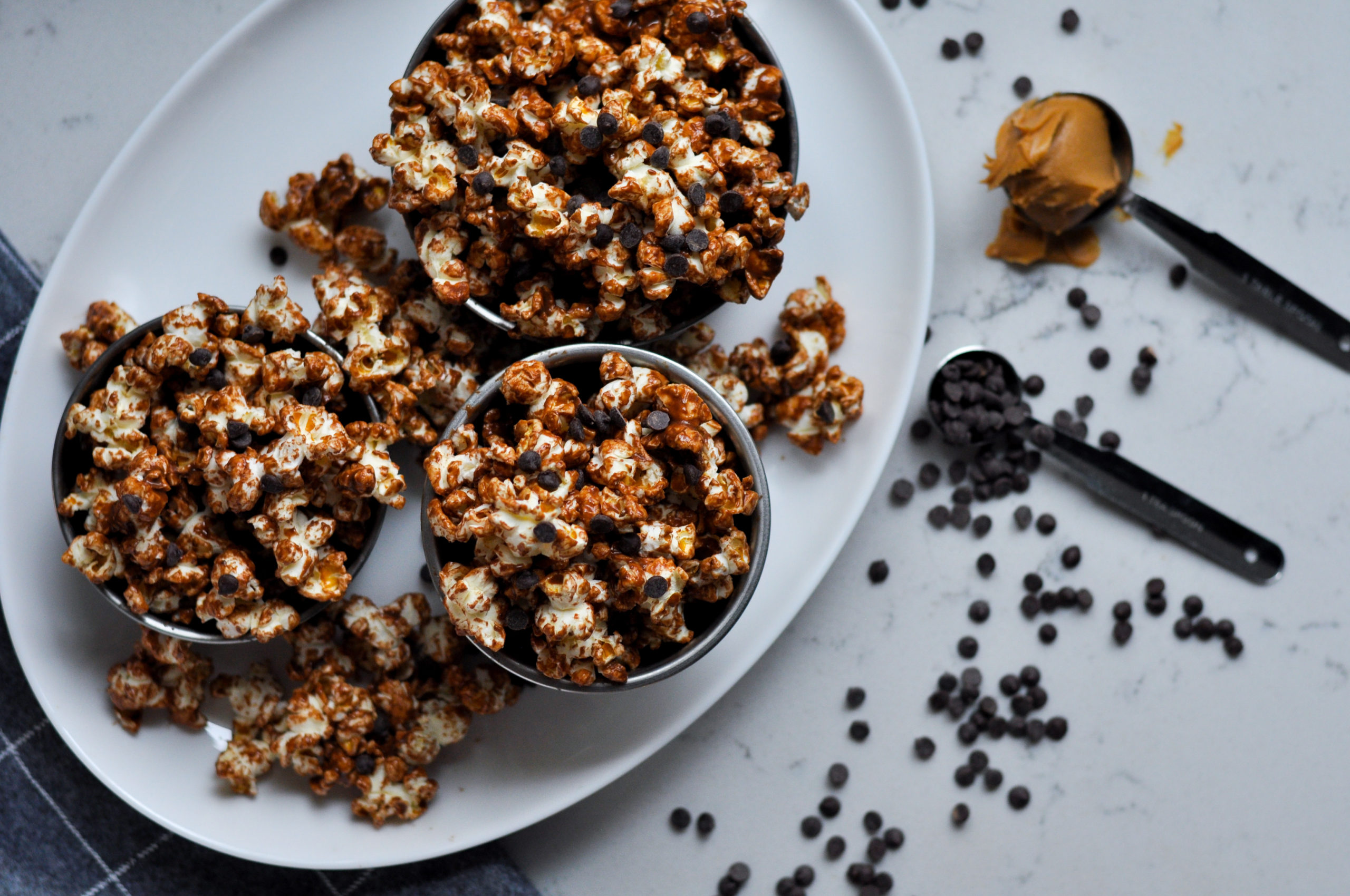 Recipe Chocolate Peanut Butter M&M's Popcorn - A Bubbly Life